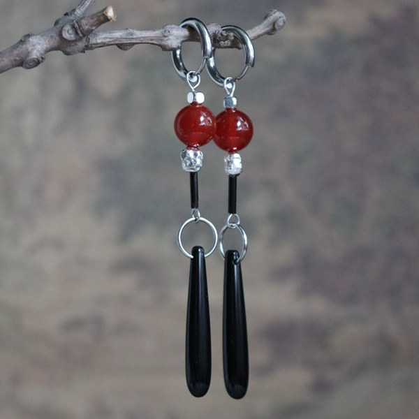 Chinoiserie Red and Black Agate Drop Earrings,Lumivault.