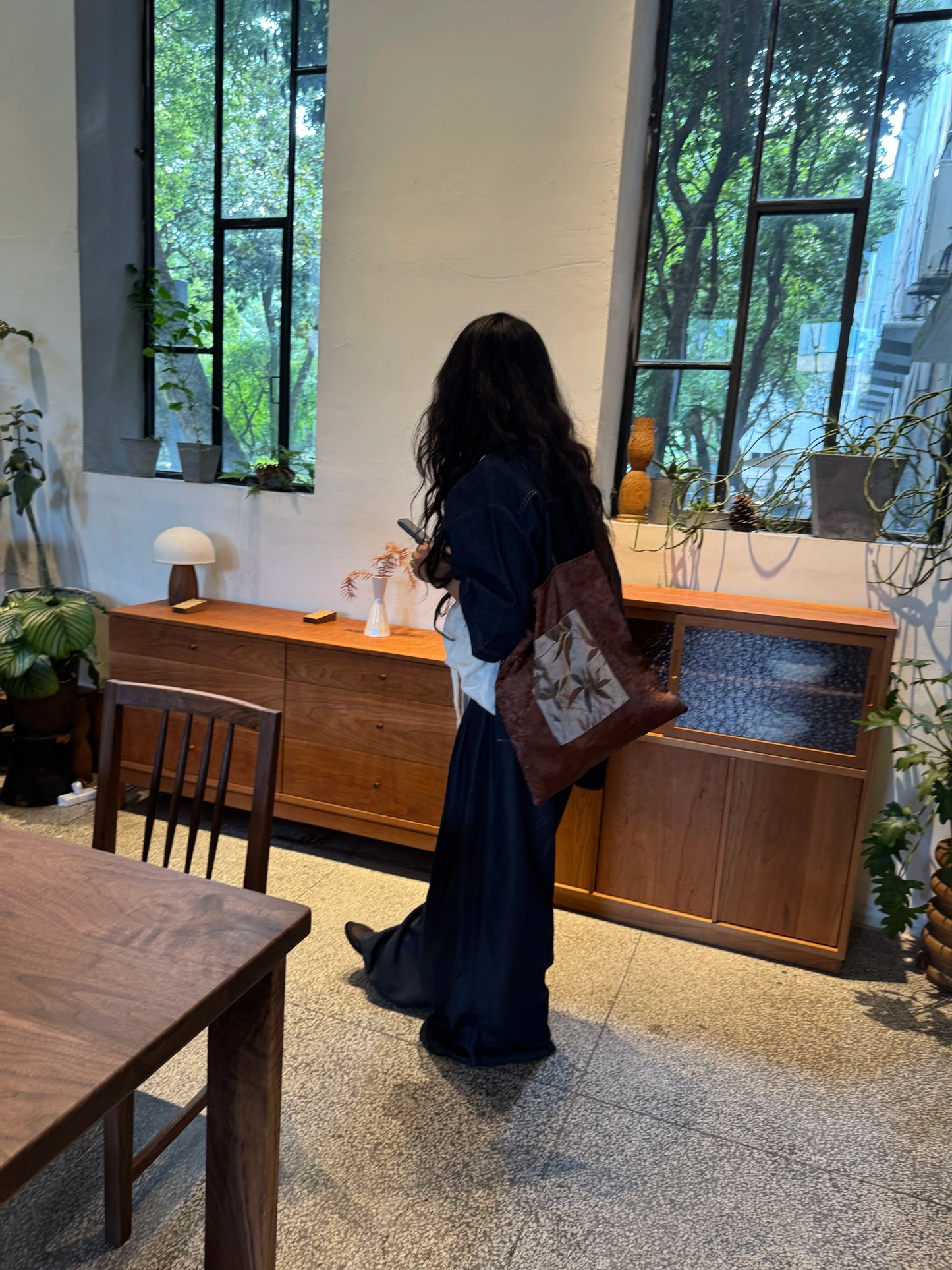 Artistic Pleated Contrast Tote Bag - Lumivault