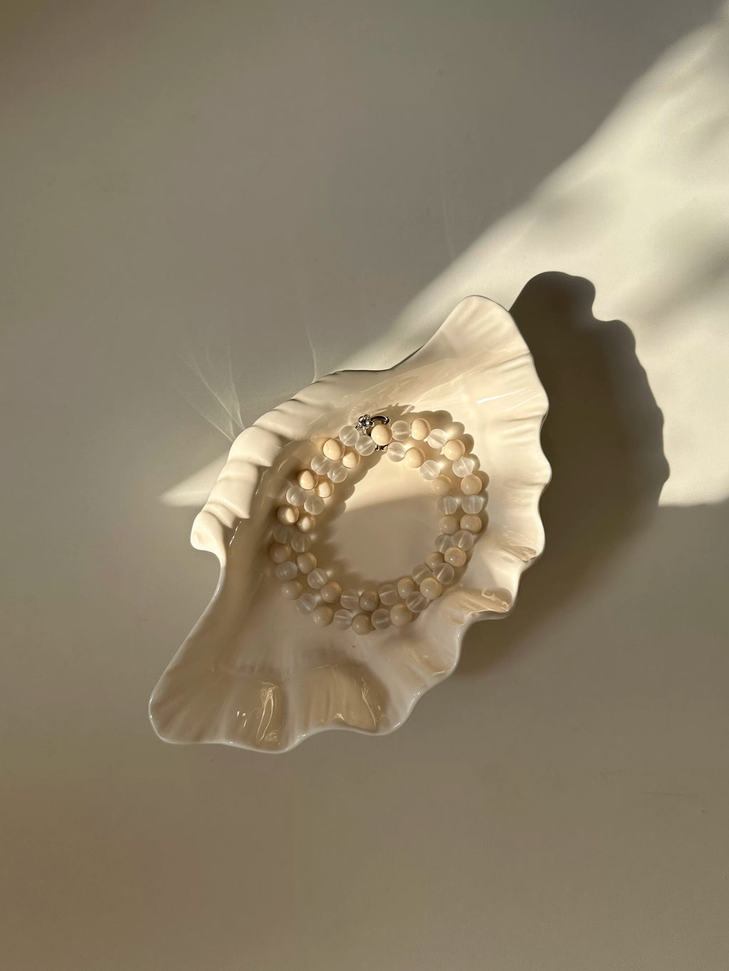 White Fossil Beaded Clavicle Necklace - Lumivault