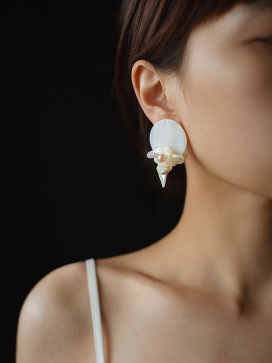 Shell Pearl Earrings - Lumivault
