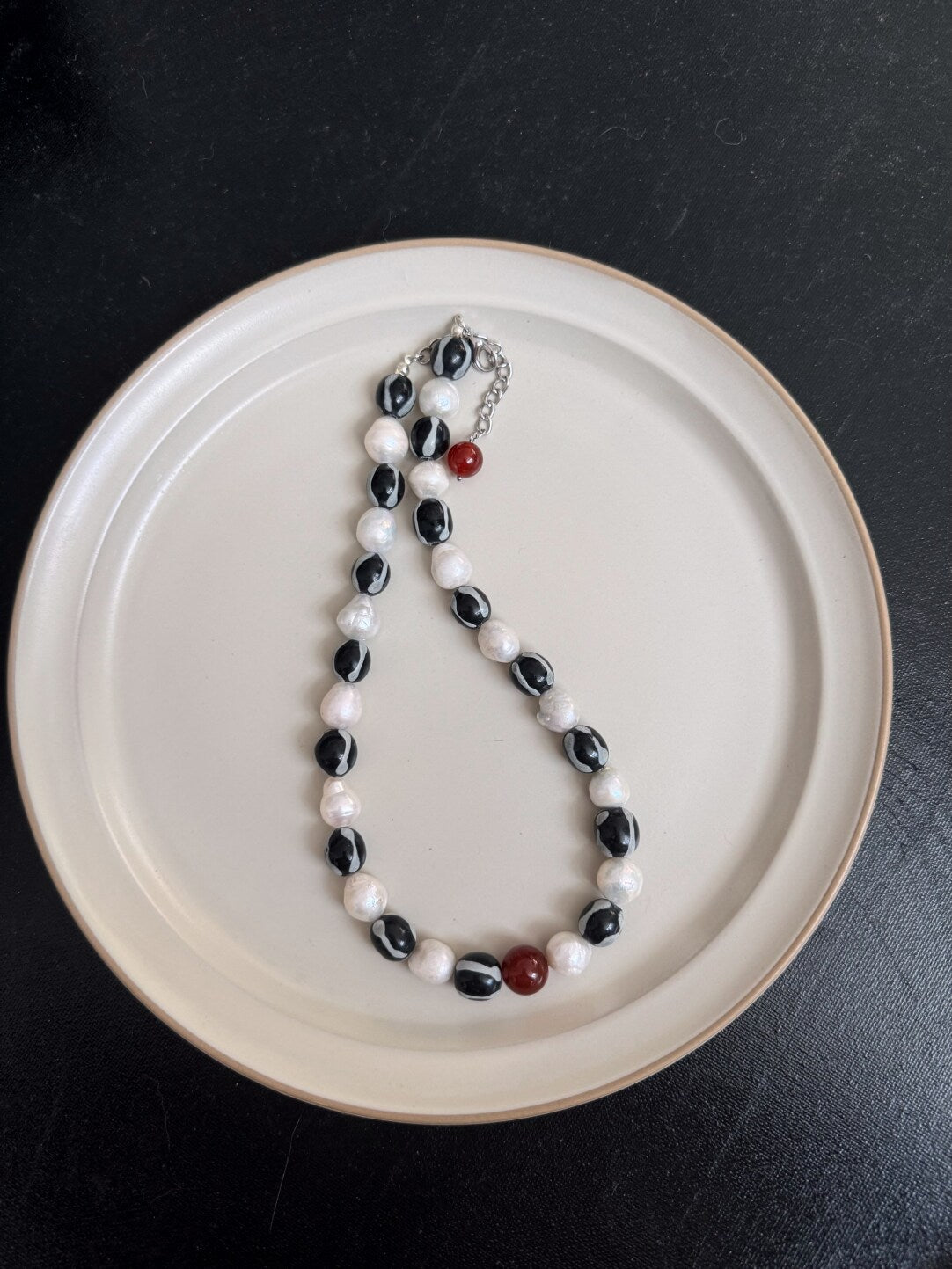 Pharpha Glass Baroque Pearl Red Agate Necklace - Lumivault