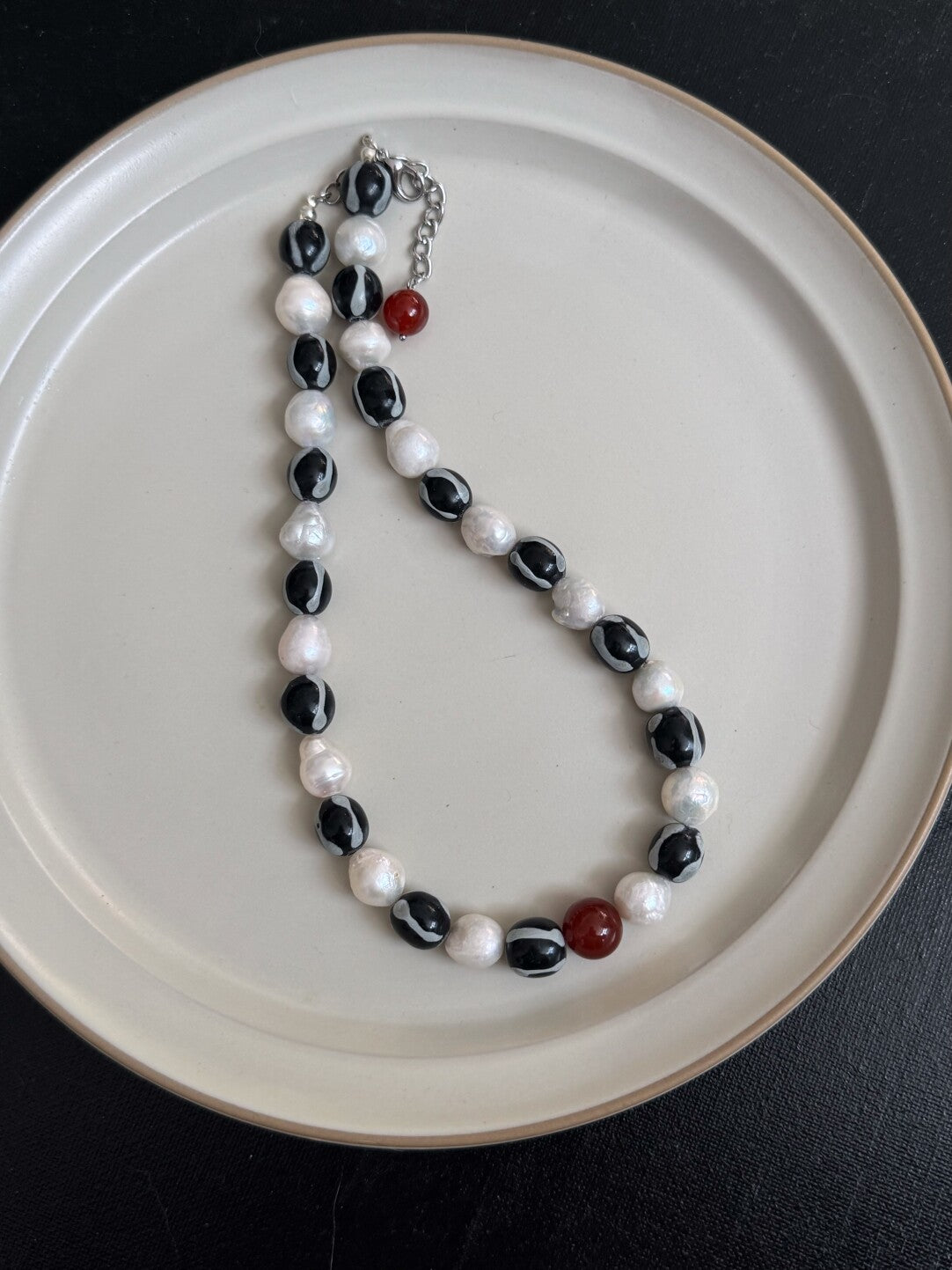 Pharpha Glass Baroque Pearl Red Agate Necklace - Lumivault