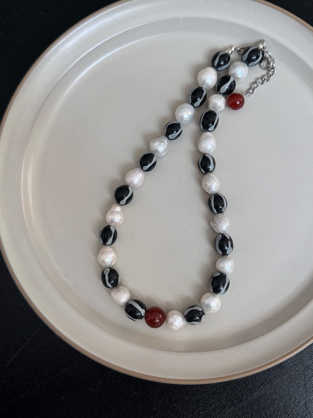 Pharpha Glass Baroque Pearl Red Agate Necklace - Lumivault
