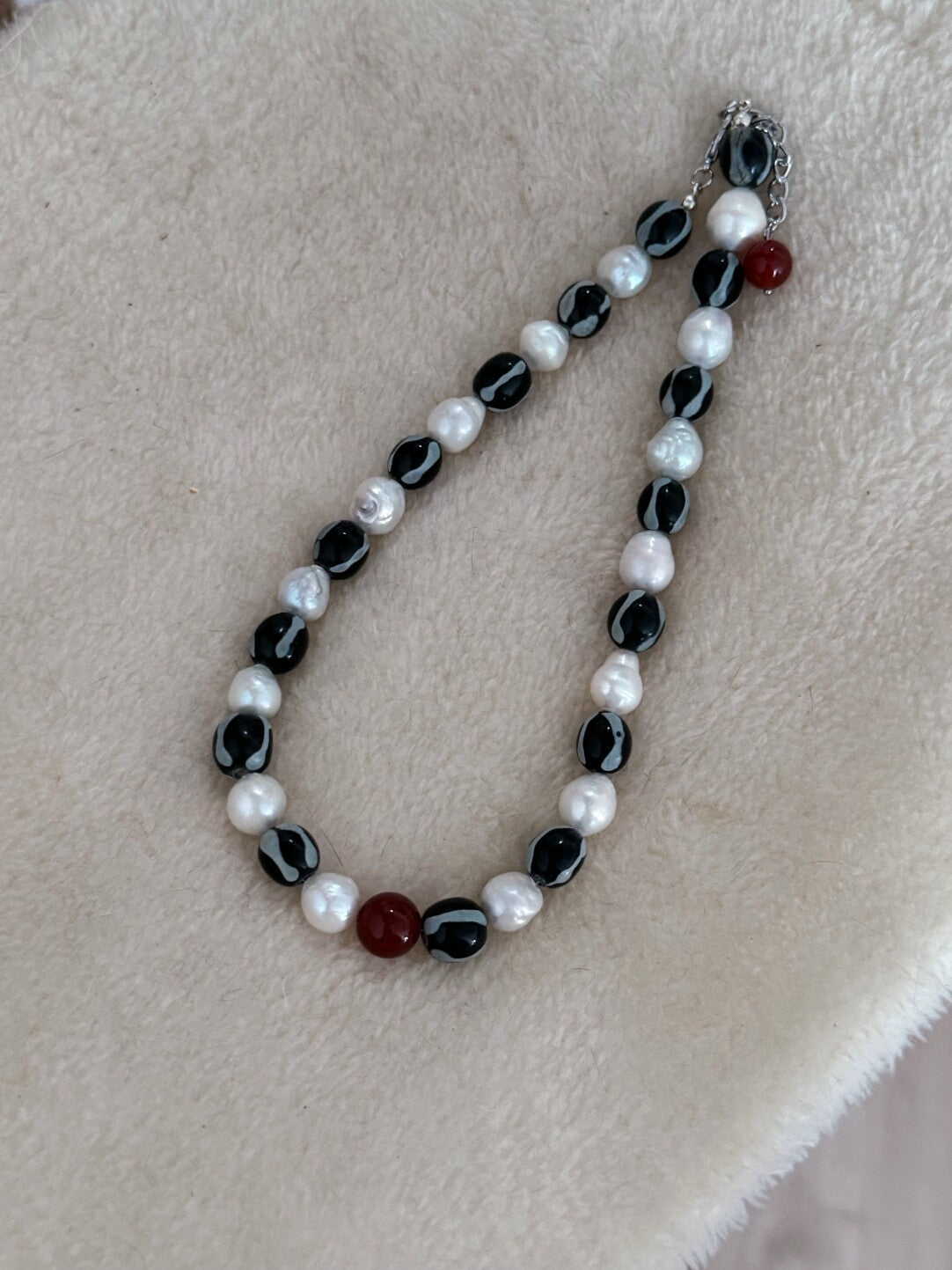 Pharpha Glass Baroque Pearl Red Agate Necklace - Lumivault