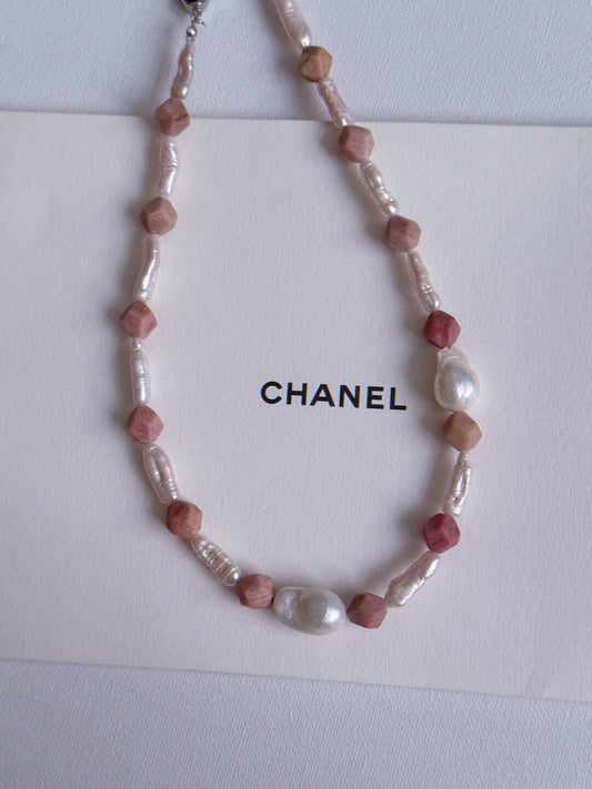 Pharpha Rhodonite Pearl Necklace - Lumivault