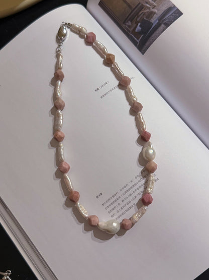 Pharpha Rhodonite Pearl Necklace - Lumivault