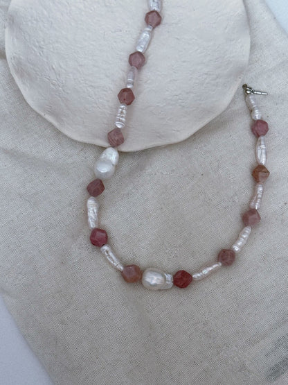 Pharpha Rhodonite Pearl Necklace - Lumivault