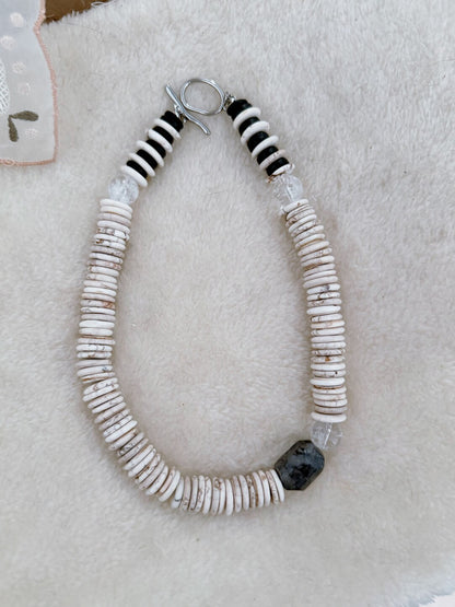 Pharpha Turquoise Crystal Necklace - Lumivault