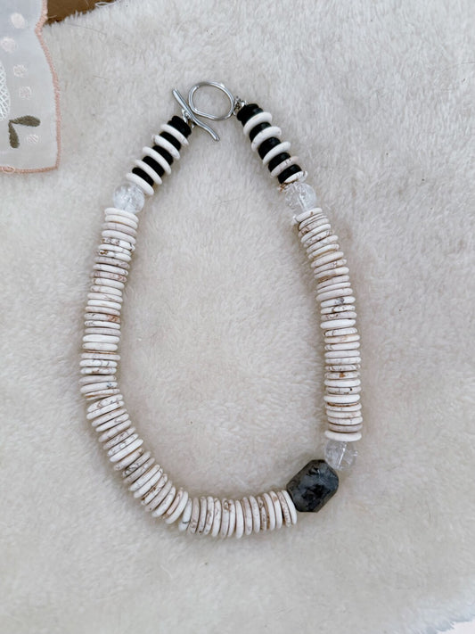 Pharpha Turquoise Crystal Necklace - Lumivault