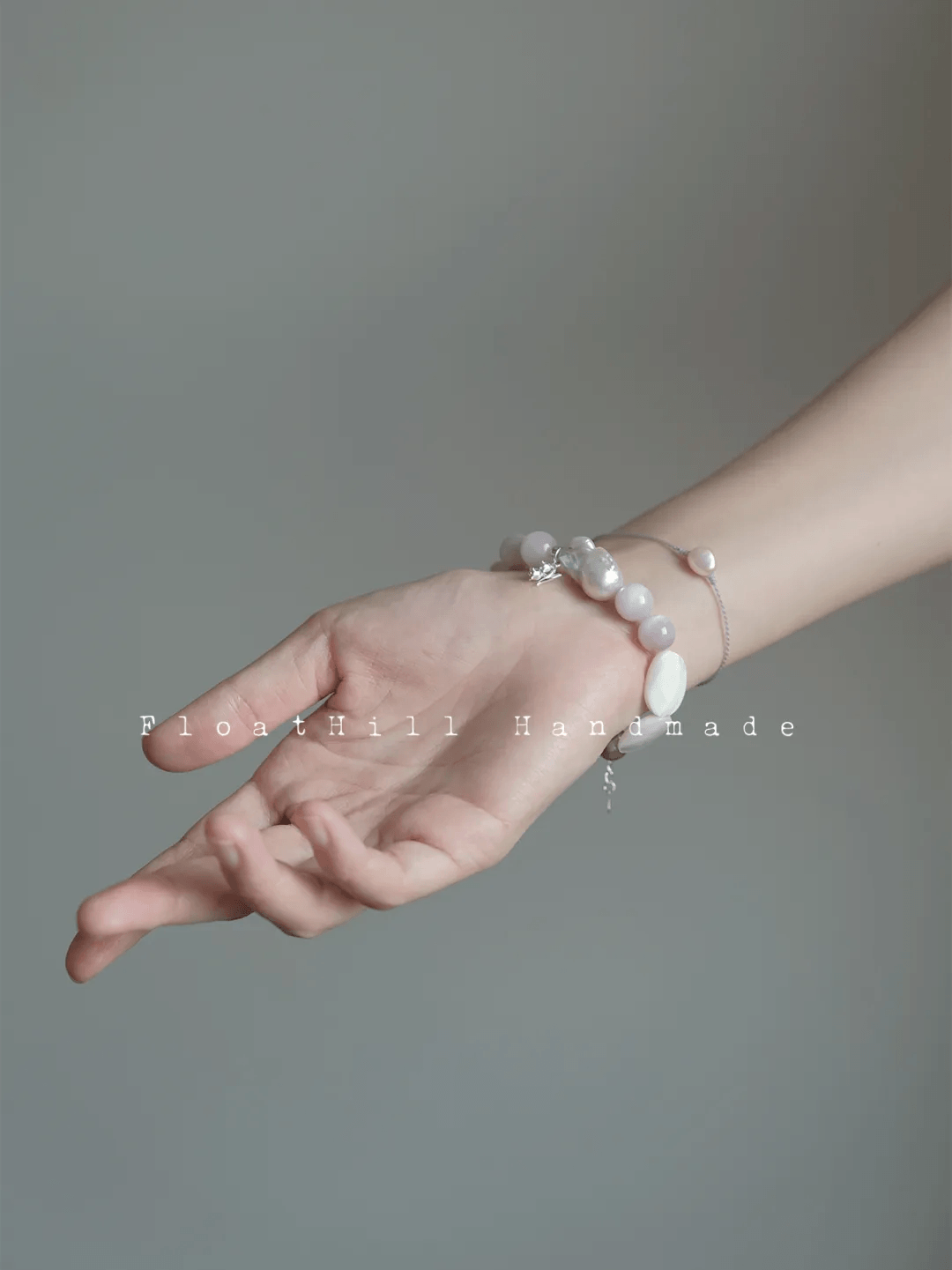 Purple Bellflower FH1208ZFL | Elastic Beaded Bracelet with Spodumene, Lemon Quartz & Mother-of-Pearl