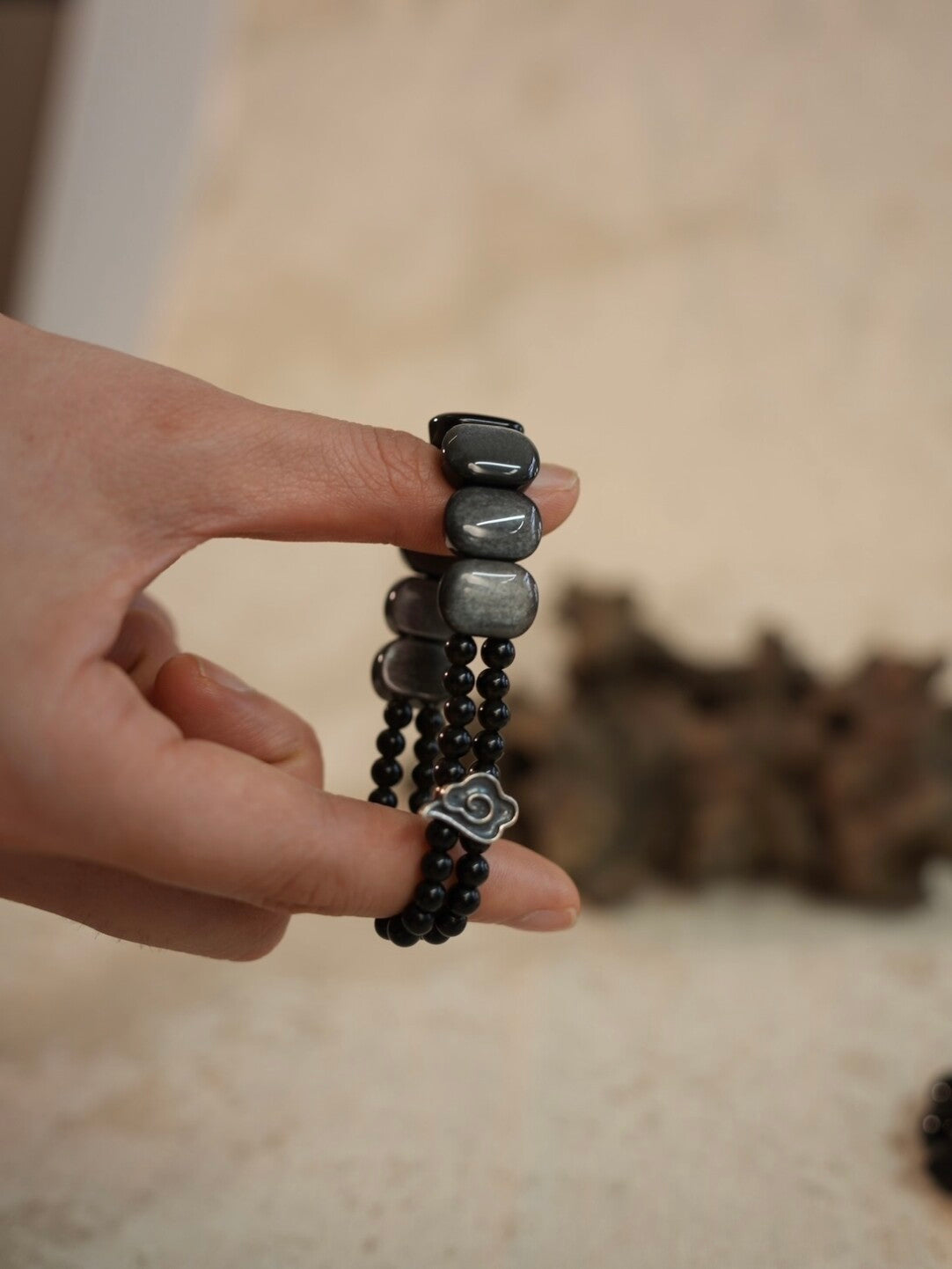 Chinoiserie Rising Clouds Beaded Bracelet - Lumivault