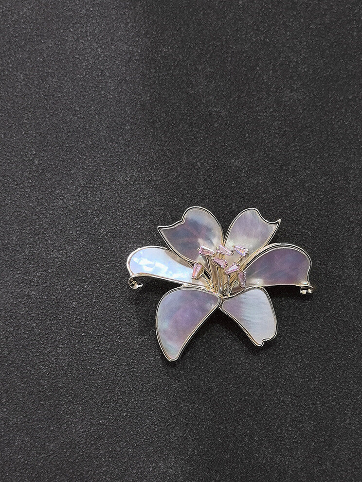 Pearl Oyster Lily Brooch,Lumivault.