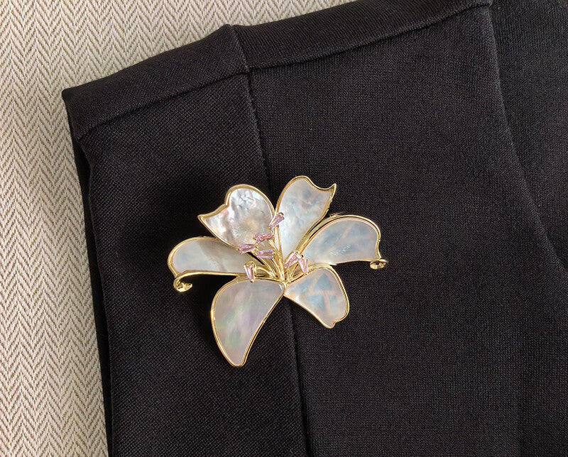 Pearl Oyster Lily Brooch,Lumivault.