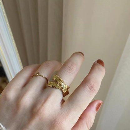 Snake Chain Stacking Ring - Lumivault