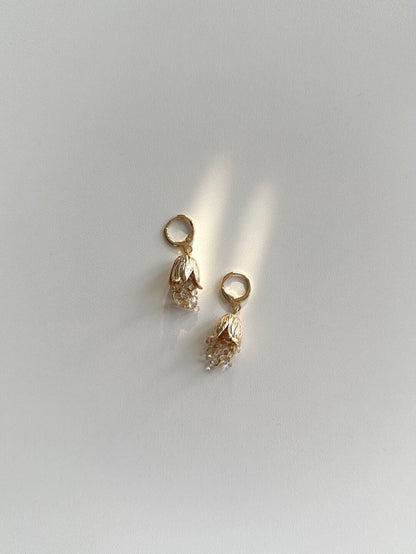 Tulip Tassel Earrings - Lumivault