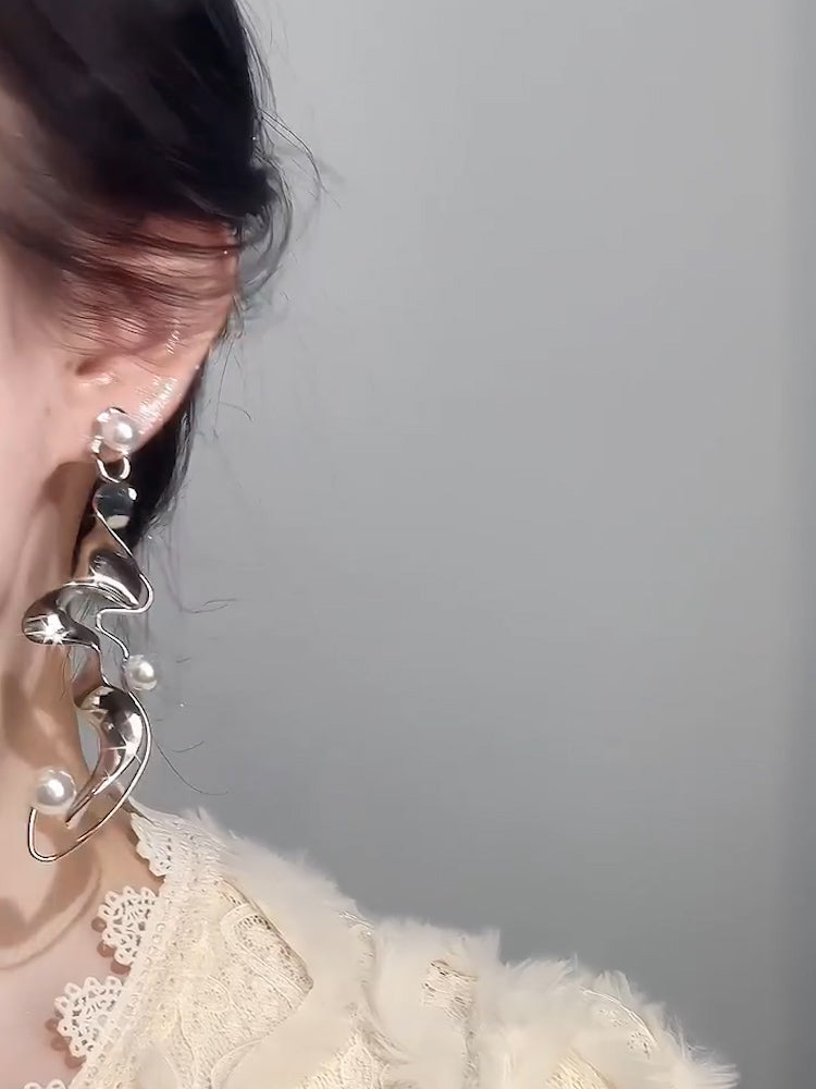 Twisted Geometric Pearl Earrings,Lumivault.