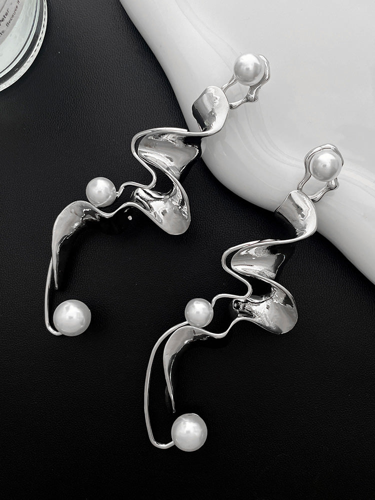Twisted Geometric Pearl Earrings,Lumivault.