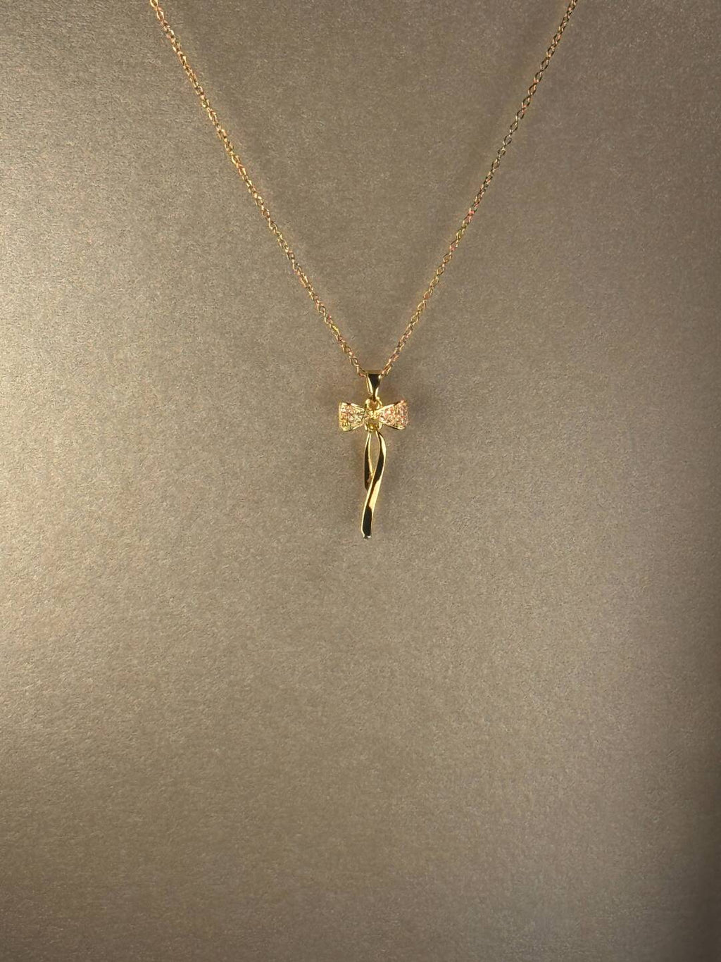 Vintage Golden Bow Necklace,Lumivault.