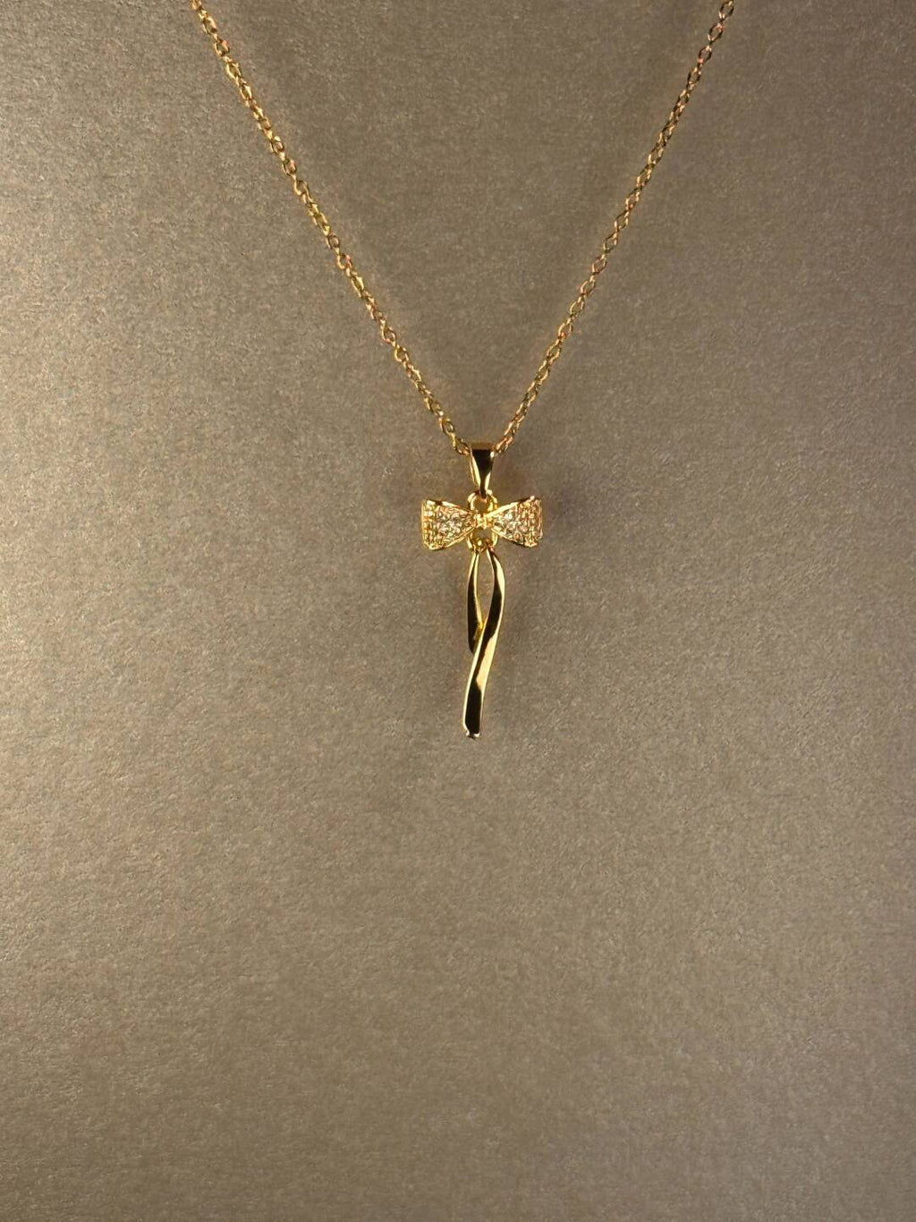 Vintage Golden Bow Necklace,Lumivault.