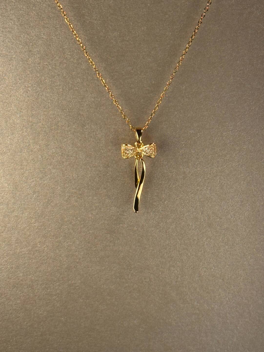 Vintage Golden Bow Necklace,Lumivault.