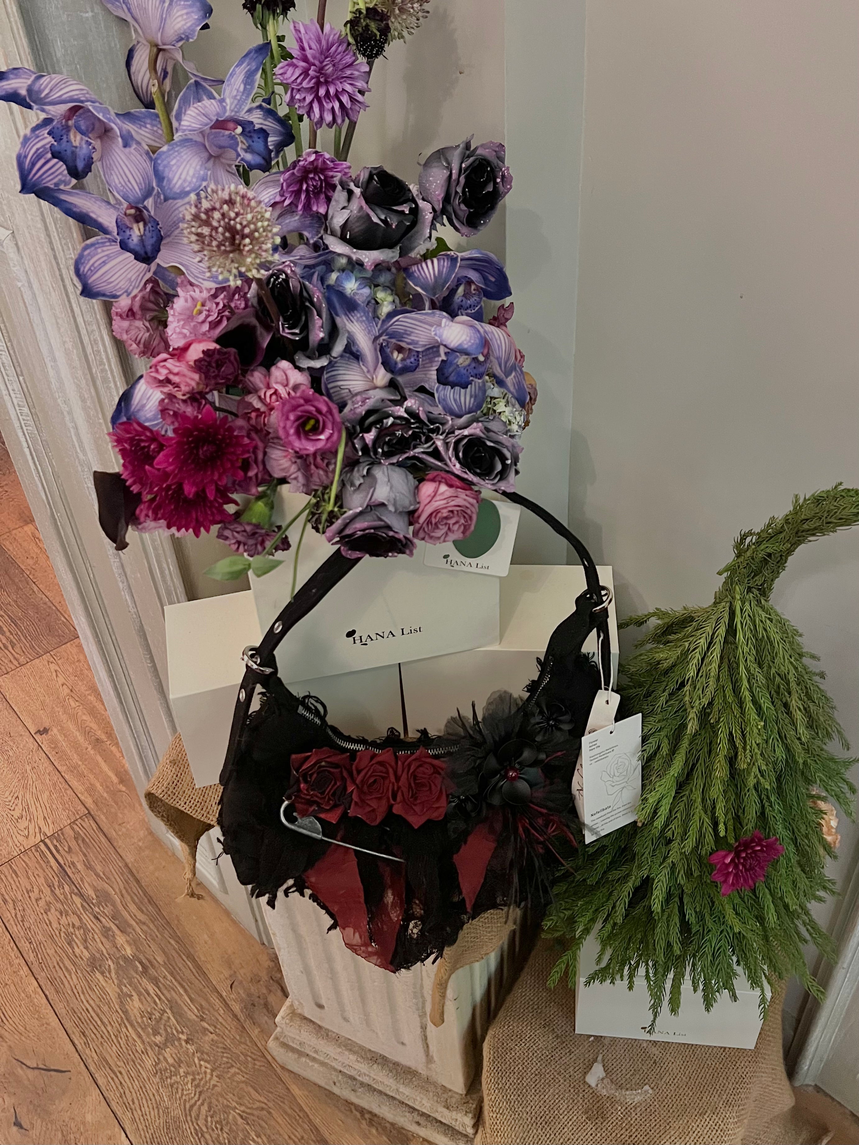 Vintage Lace Rose Baguette Bag - Lumivault