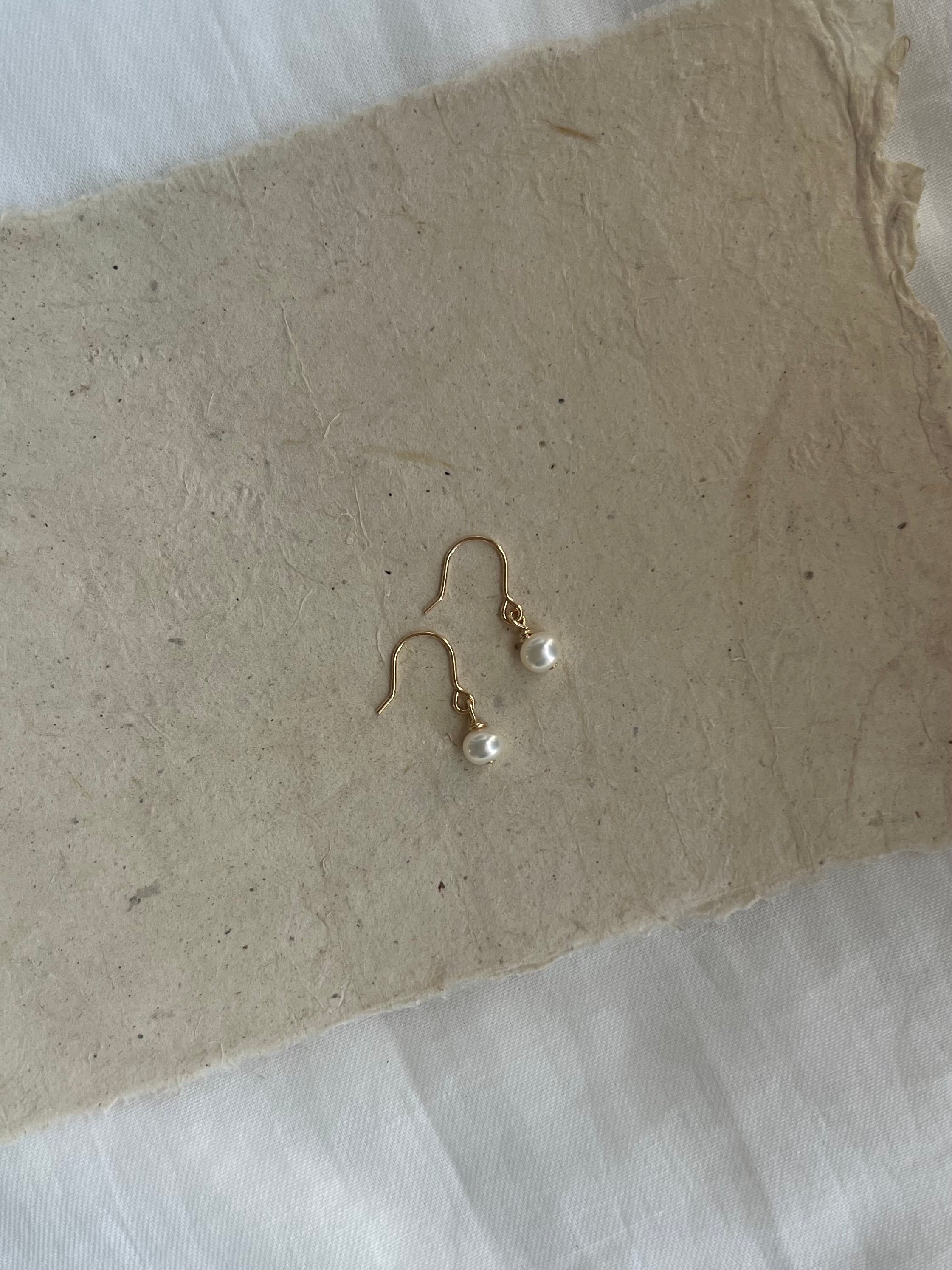Vintage Pearl Earrings,Freshwater Pearls,Lumivault.