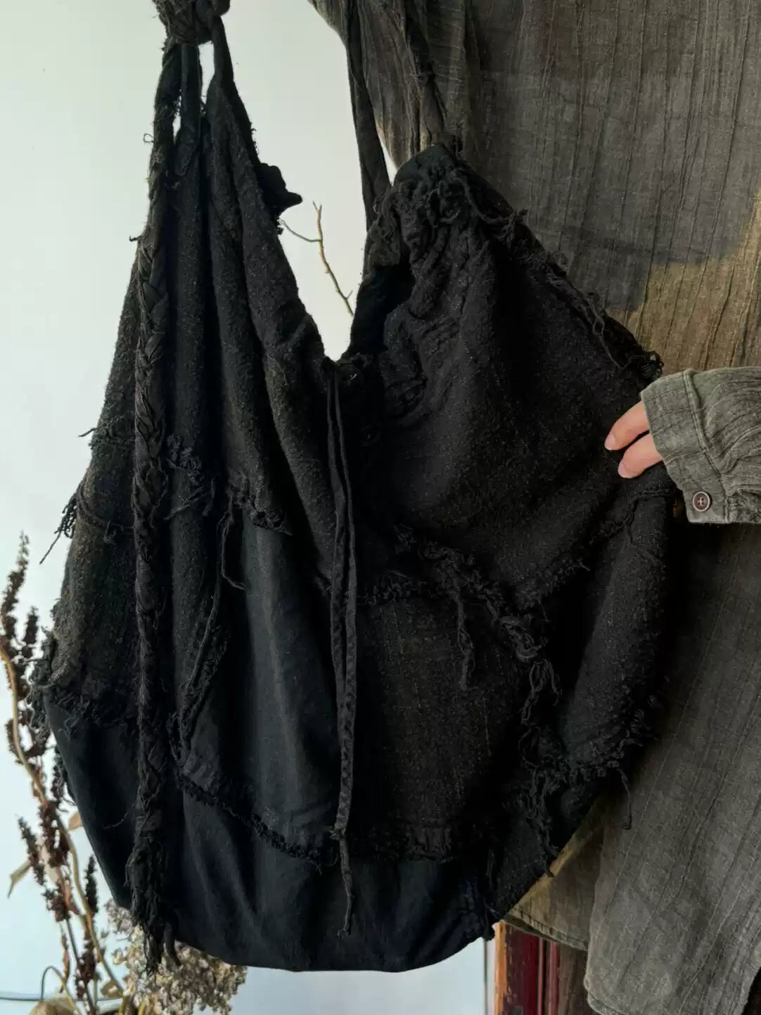 The Obsidian Nomad Hobo NT1023B