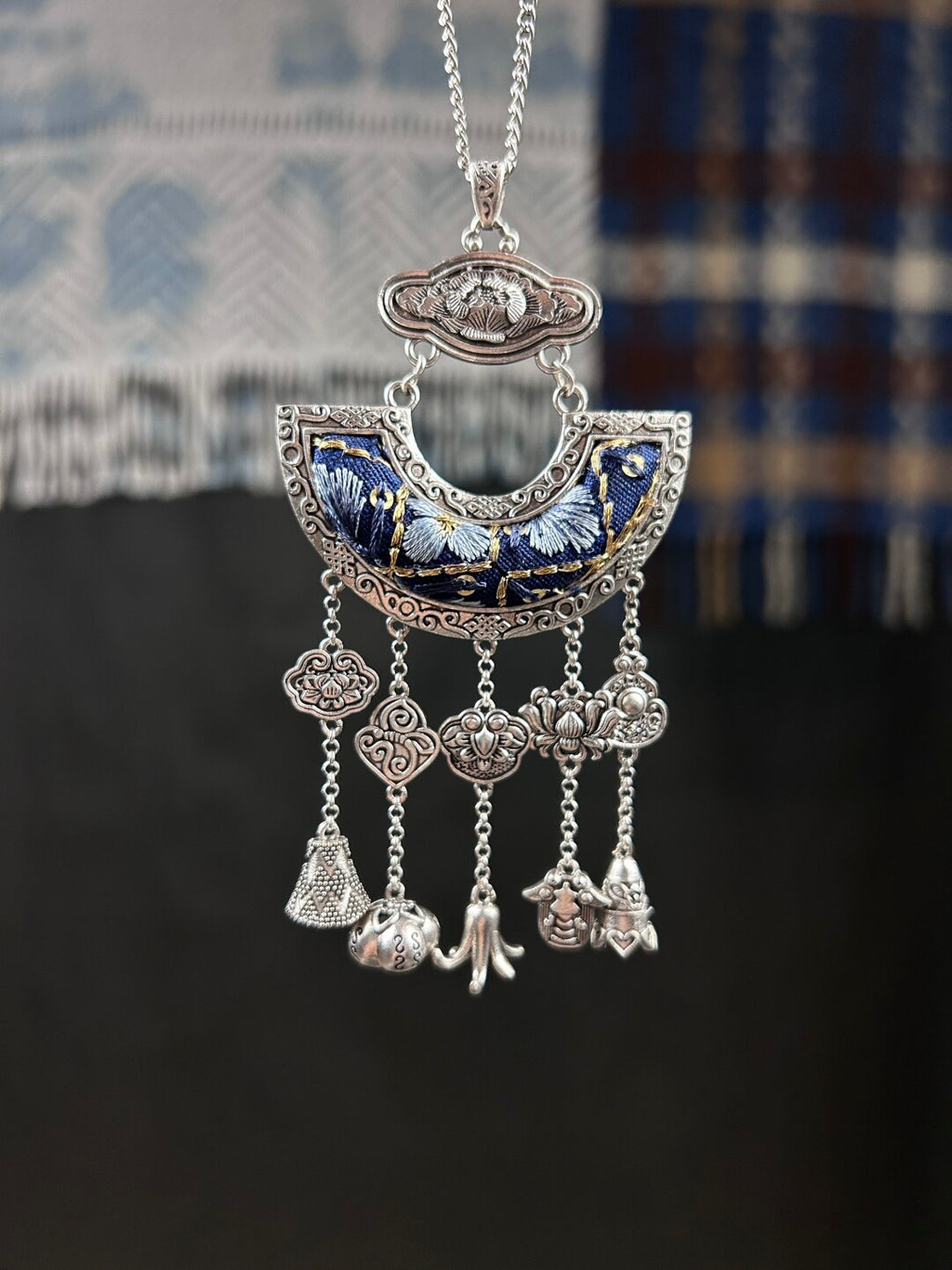 Half‑Moon Lock Sweater Chain,Lumivault.