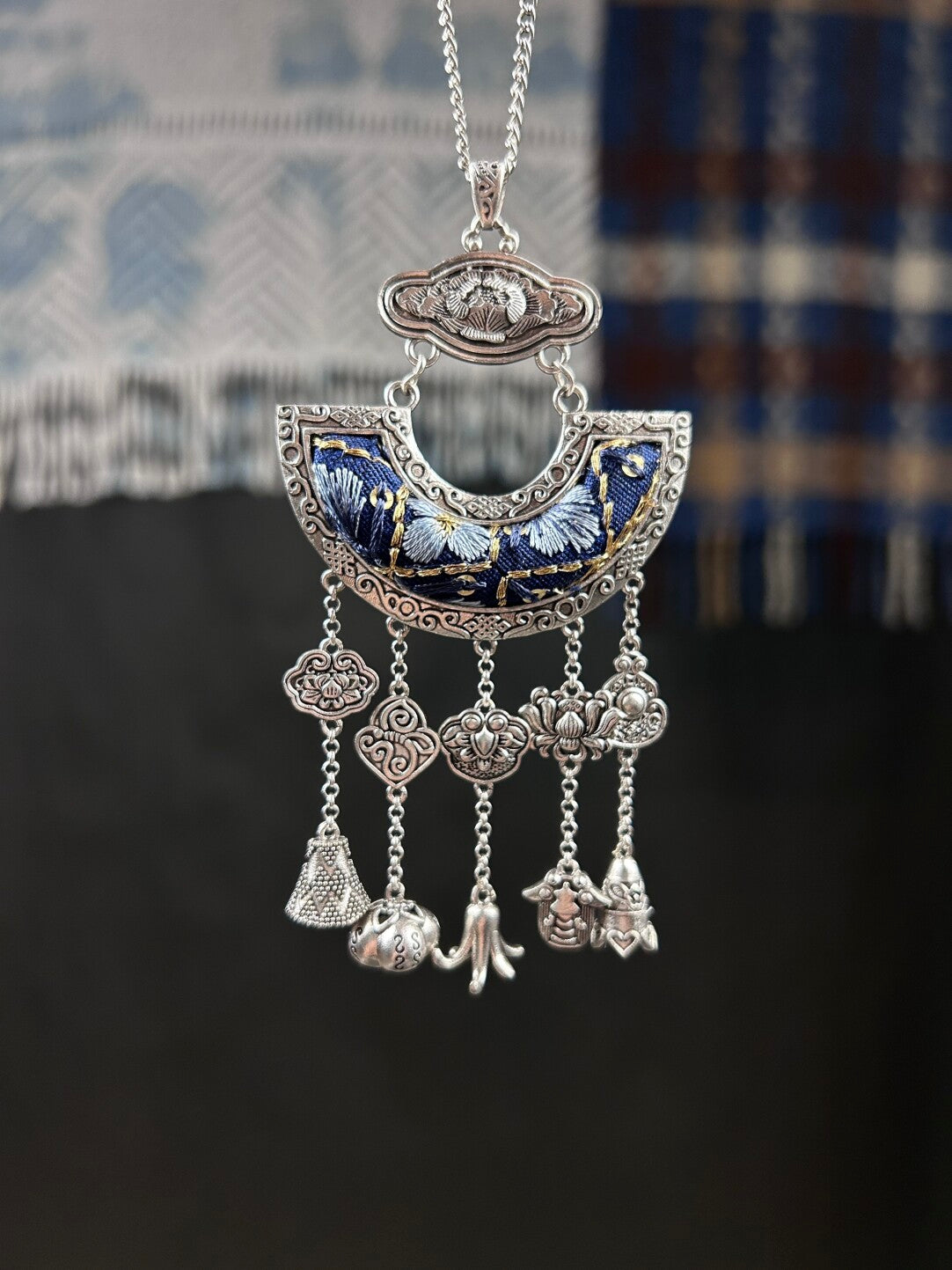 Half‑Moon Lock Sweater Chain,Lumivault.