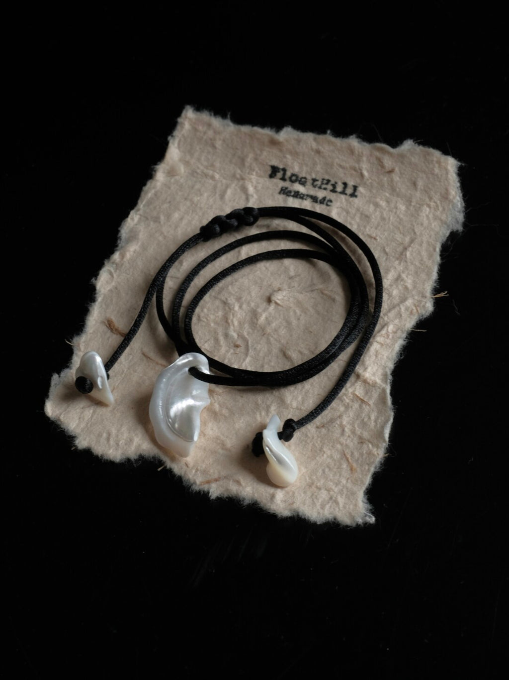 Freeform Shell Necklace,Black,Lumivault.