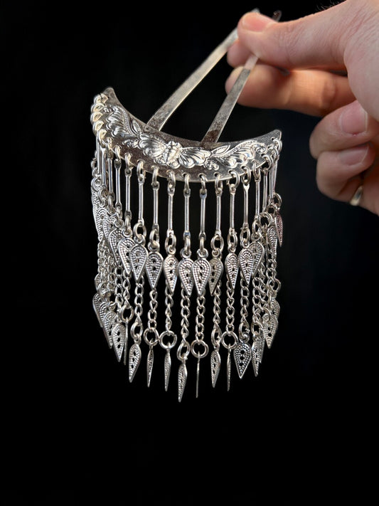 Crescent Cascade Hairpin