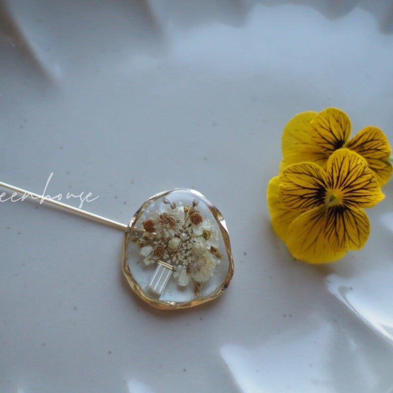 Pressed Bouquet Resin Brooch,Lumivault.