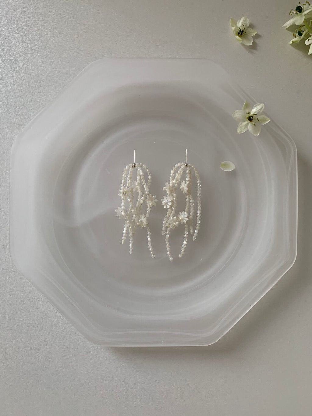 Flower Room White Oyster Necklace Earrings,Earrings,Lumivault.