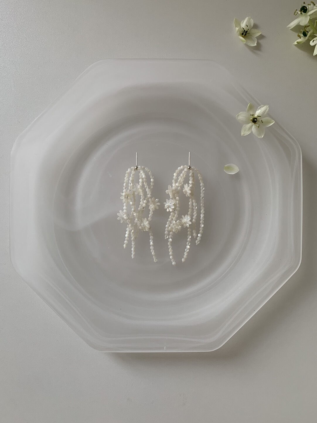 Flower Room White Oyster Necklace Earrings,Earrings,Lumivault.