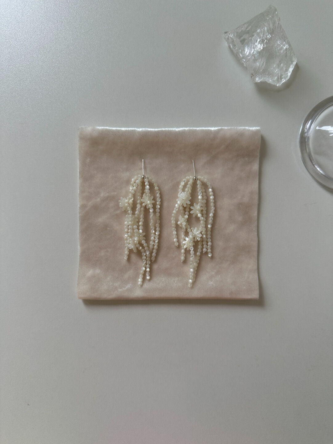 Flower Room White Oyster Necklace Earrings,Lumivault.