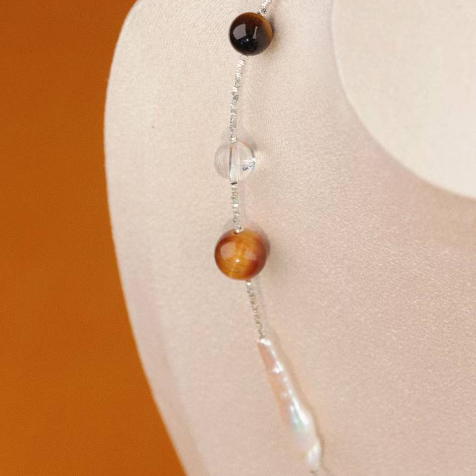 Floating Light Collarbone Chain,Lumivault.