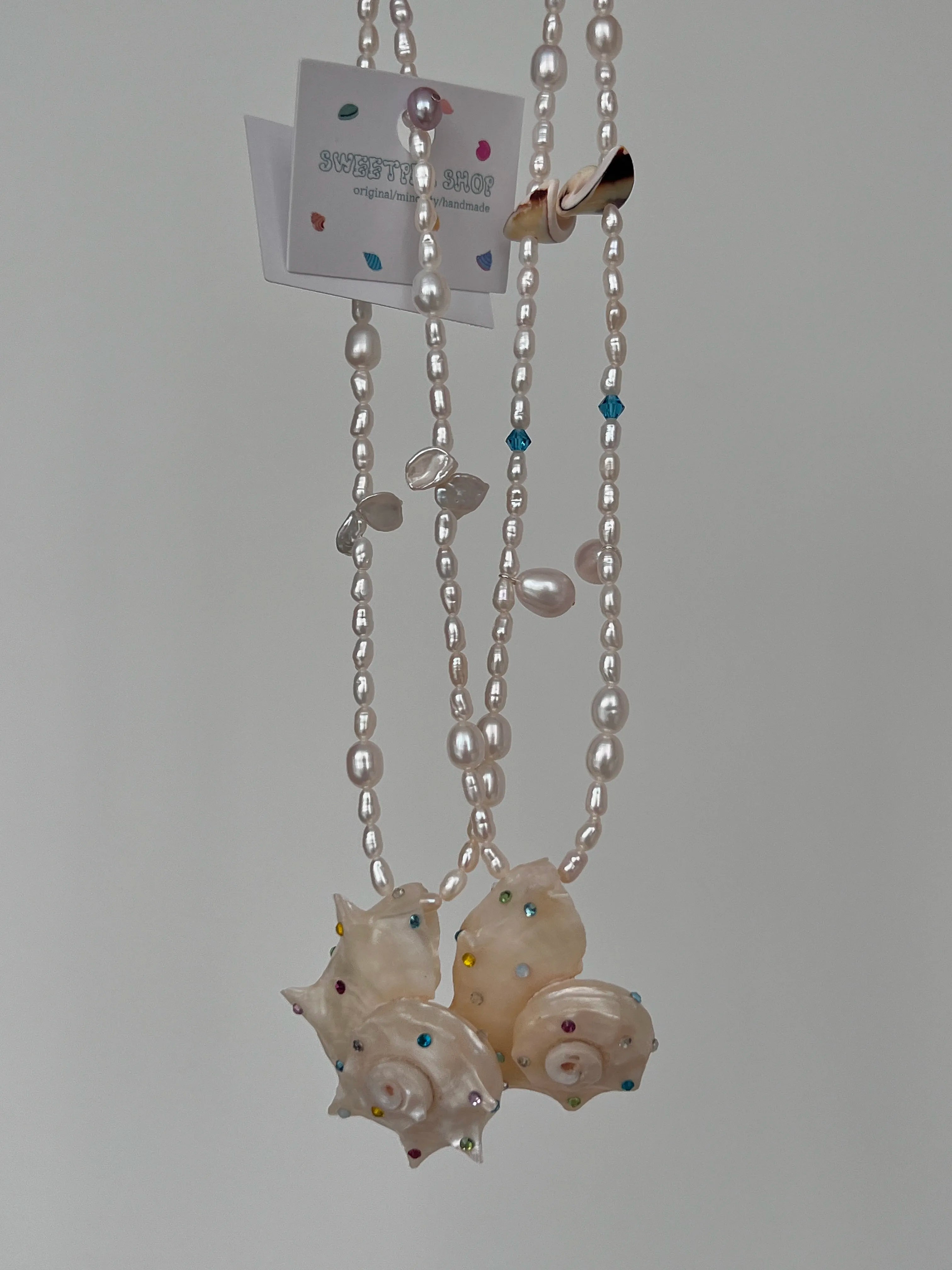 Handmade Conch Freshwater Pearl Beaded Necklace,Lumivault.