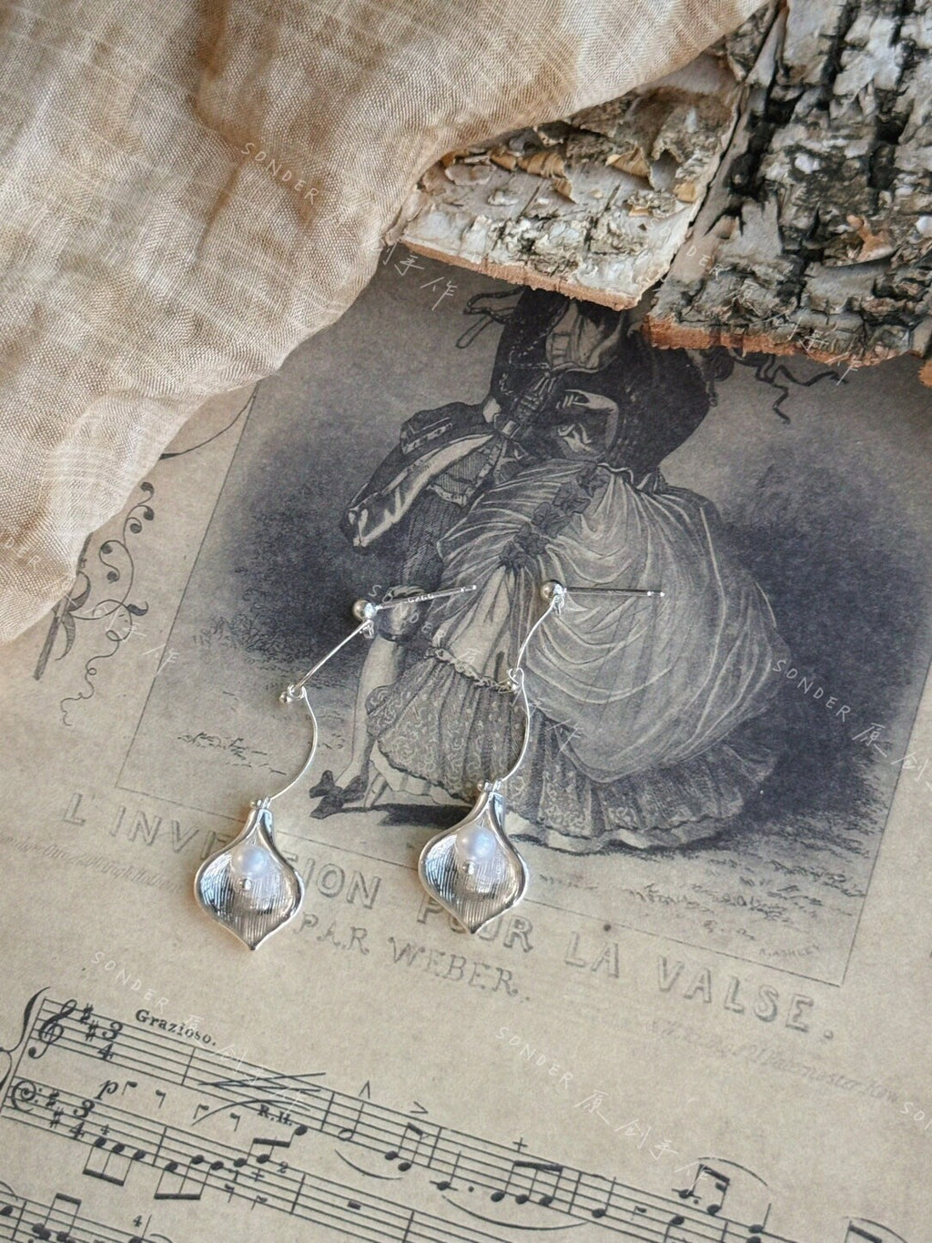 Calla Lily Pearl Earrings,Lumivault.