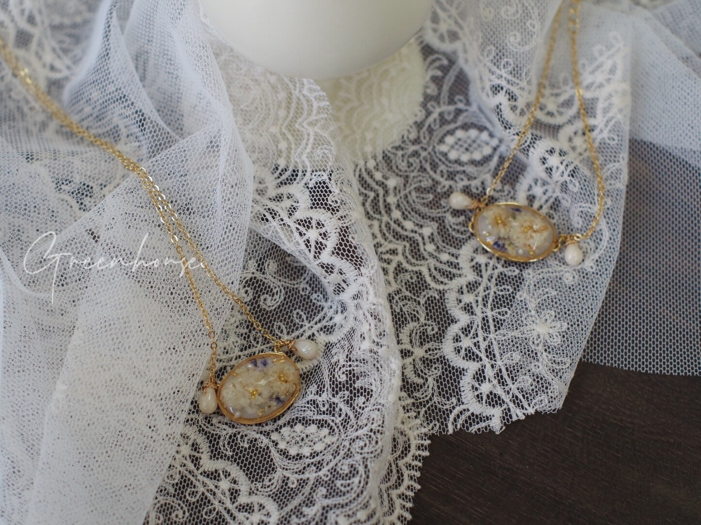 Champagne Petal Handcraft Resin Pendant Necklace,Lumivault.