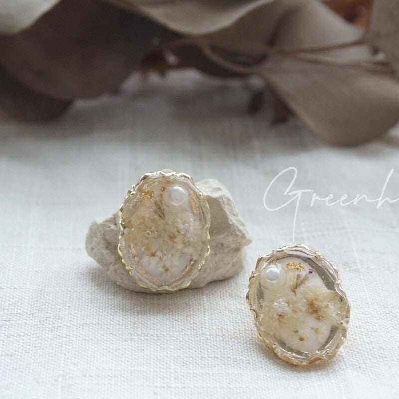 Vintage Petal Frame Resin Earrings,Lumivault.