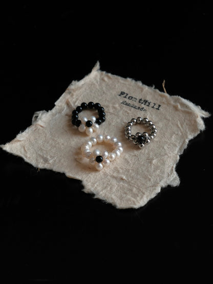 Beatuiful Flower Freshwater Pearl Beaded Ring