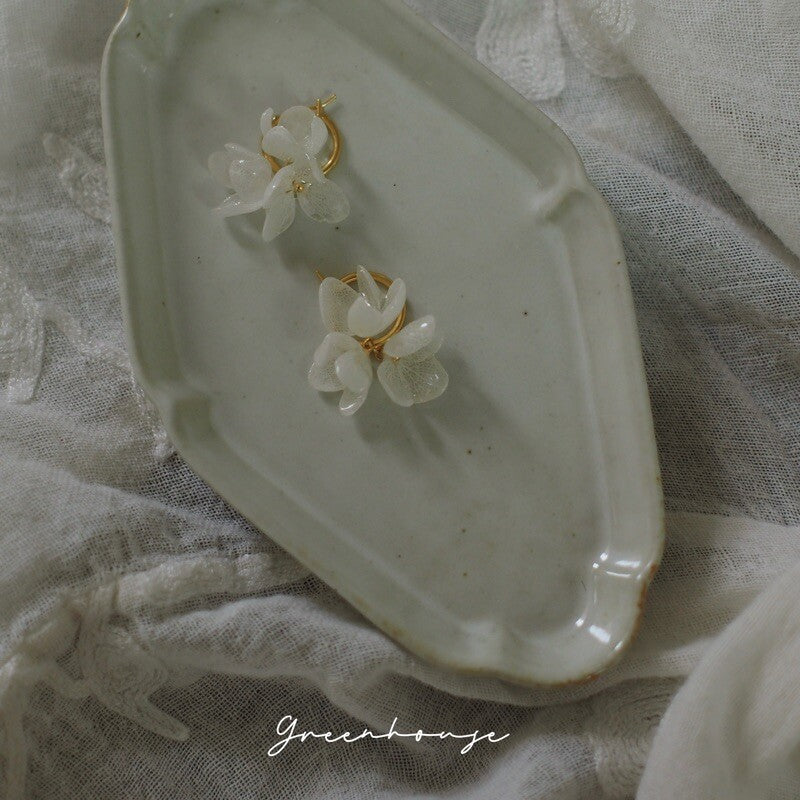 White Hydrangea Earrings,Lumivault.