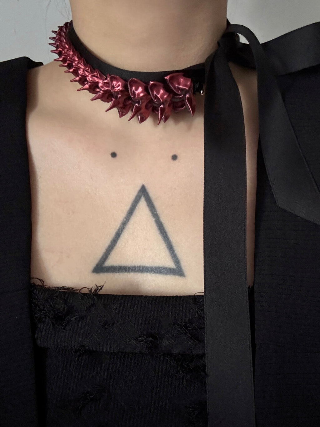 Silk & Print Spine Choker,Lumivault.