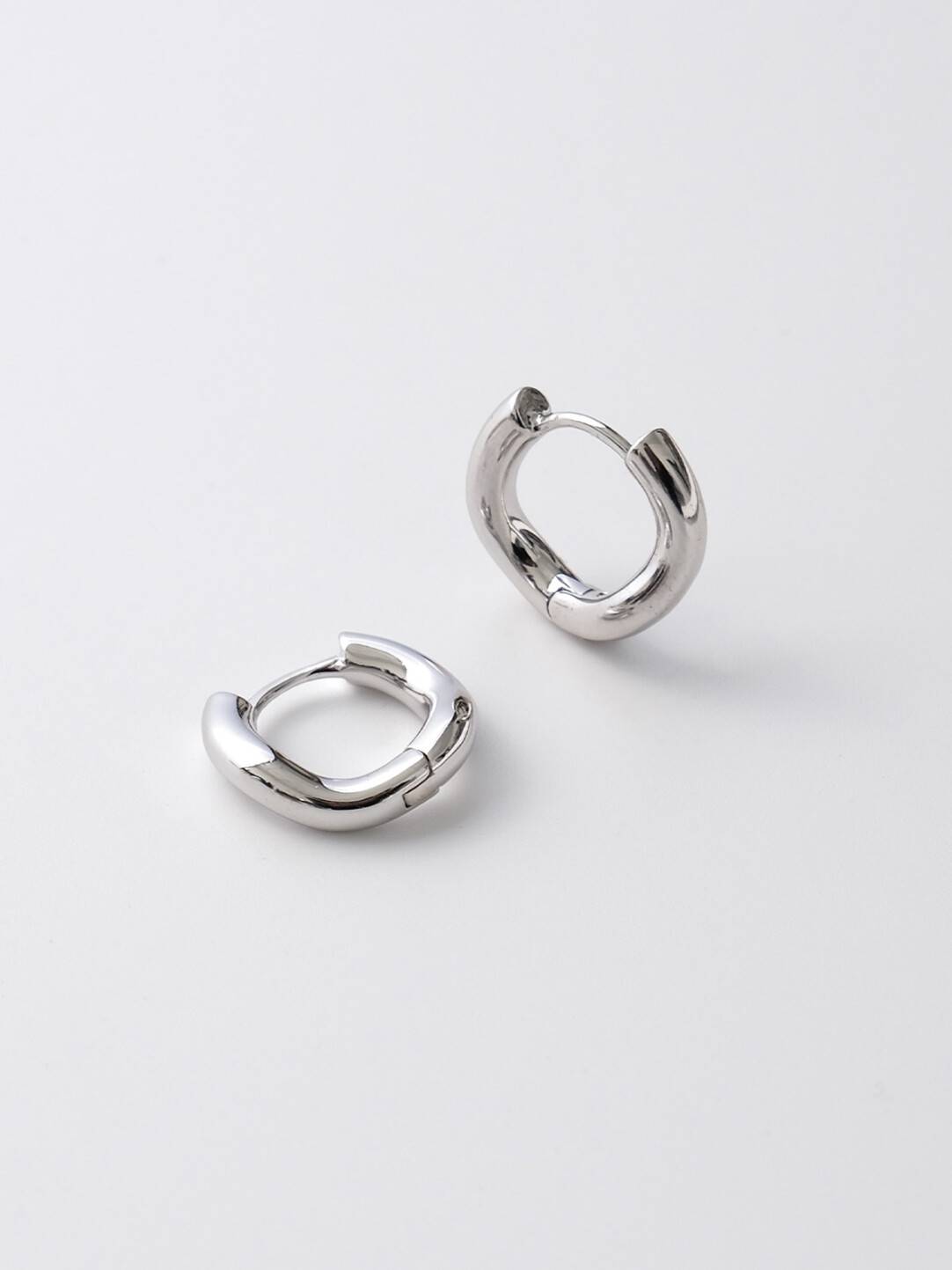 Simple Wave Silver Earrings,Lumivault.